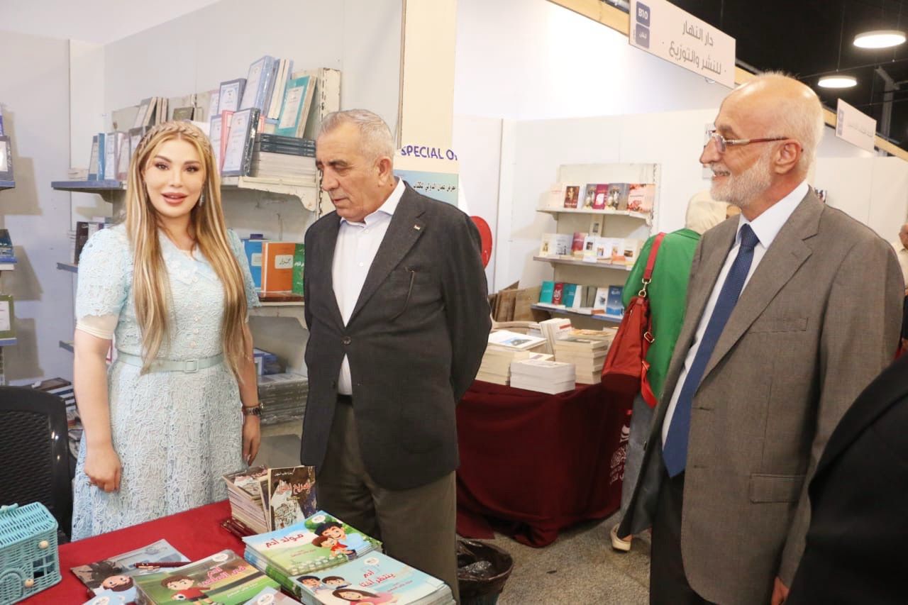 الكاتبة الدكتورة سارة طالب السهيل توقّع الطبعة الثانية من سلسلة “آدم” في معرض عمّان الدولي للكتاب