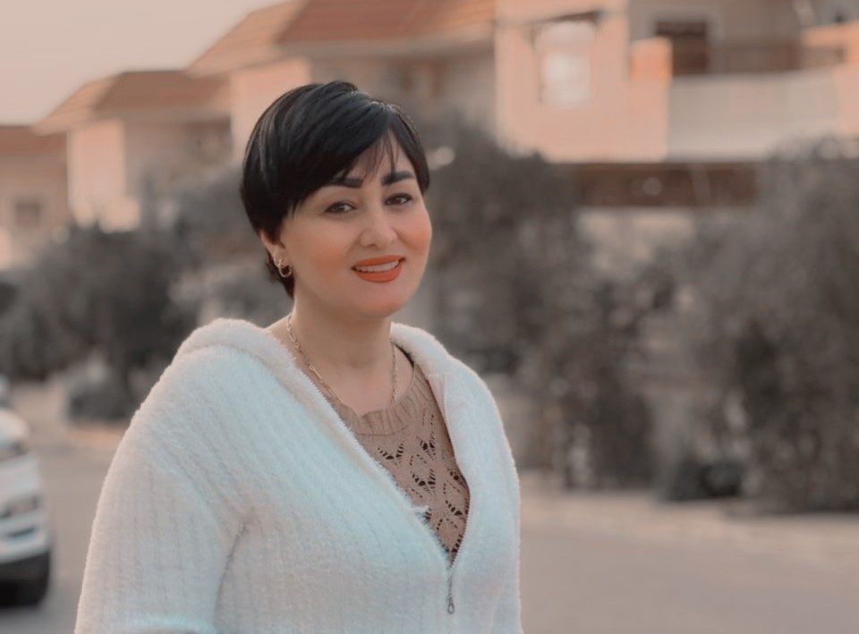 بين الحقيقة والرواية: كيف تُصنع السمعة في زمن الأحاديث المنقولة