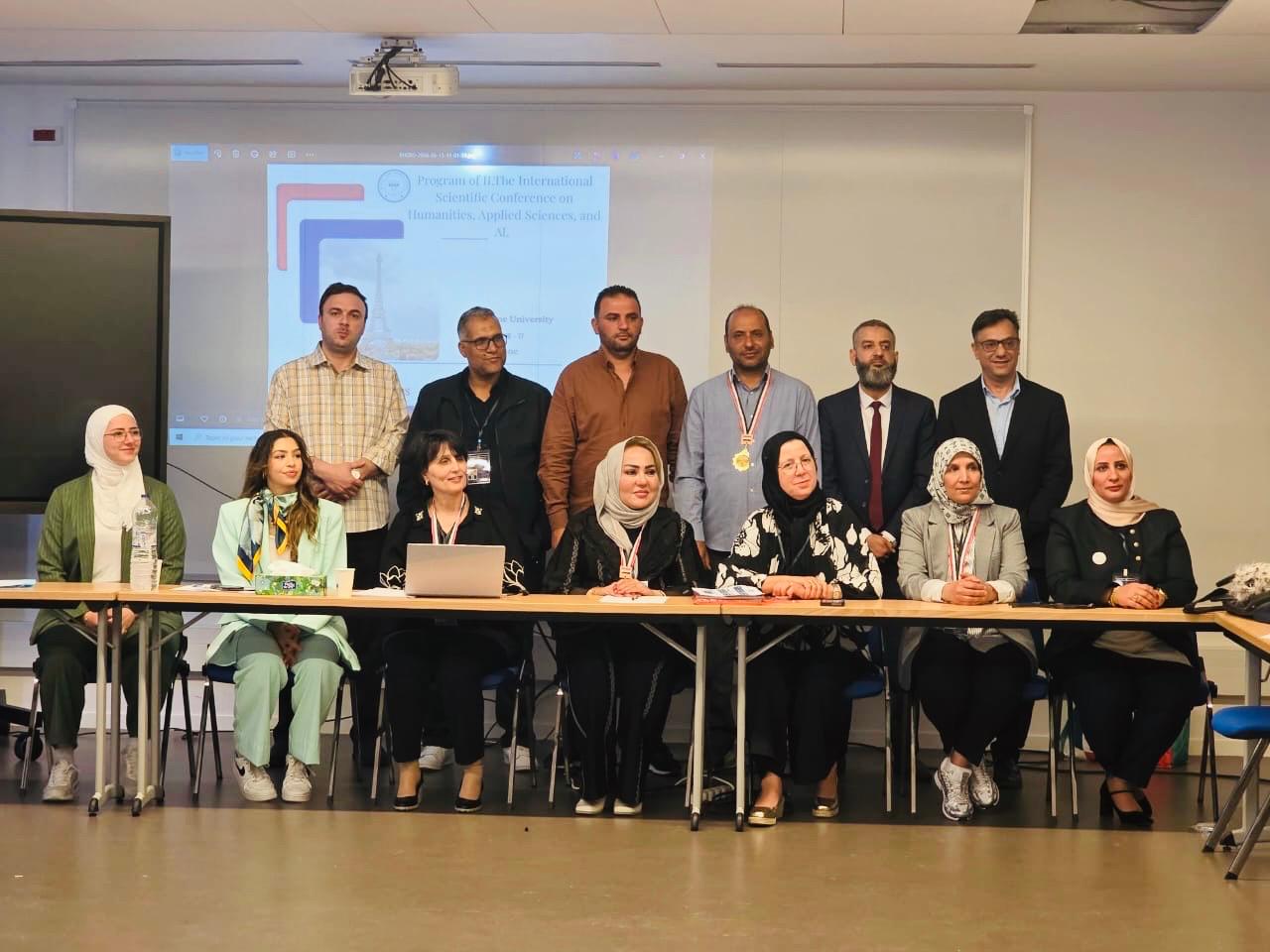 استاذة جامعية من العراق تكلف بادارة موتمر عالمي وترأس احدى الجلسات