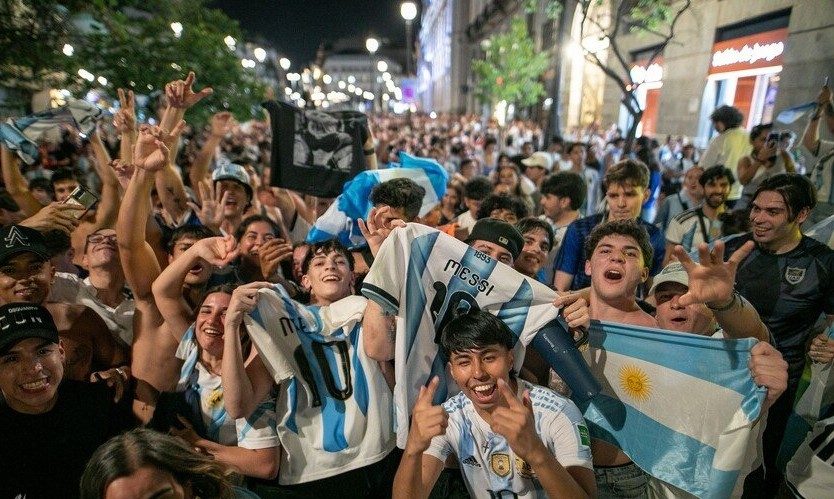 50 ألف مشجع أرجنتيني يغزون نيويورك قبل نهائي كأس العالم