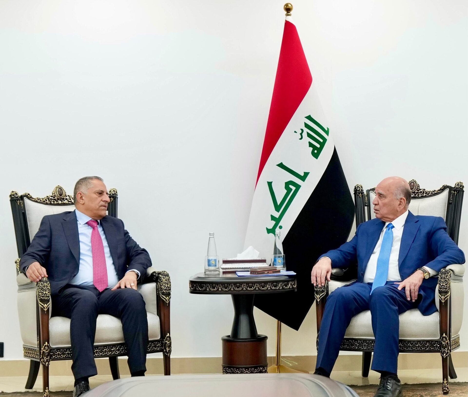 وزير الخارجية ومستشار الأمن القومي يؤكدان أهمية دعم وإسناد جهود الحكومة لتحقيق مصالح العراق العليا