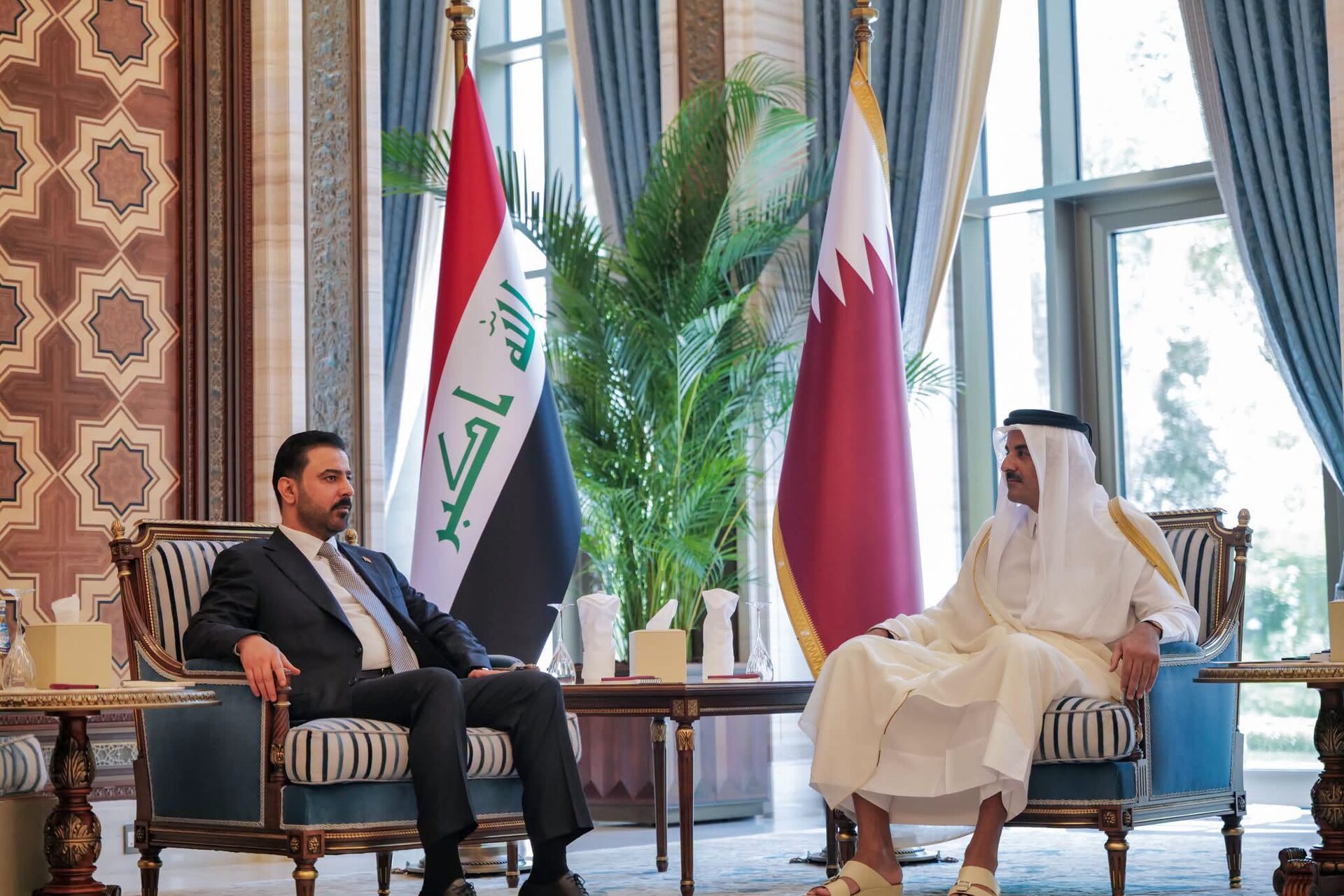رئيس الوزراء يصل الدوحة لتقديم التعازي بوفاة والد الامير الشيخ حمد بن خليفة آل ثاني (رحمه الله)