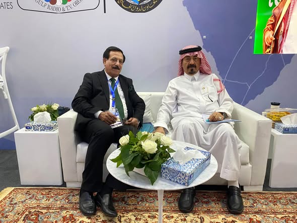 على هامش مهرجان الإذاعة والتلفزيون العربية في تونس.. الخالدي يلتقي مدير عام جهاز إذاعة وتلفزيون الخليج