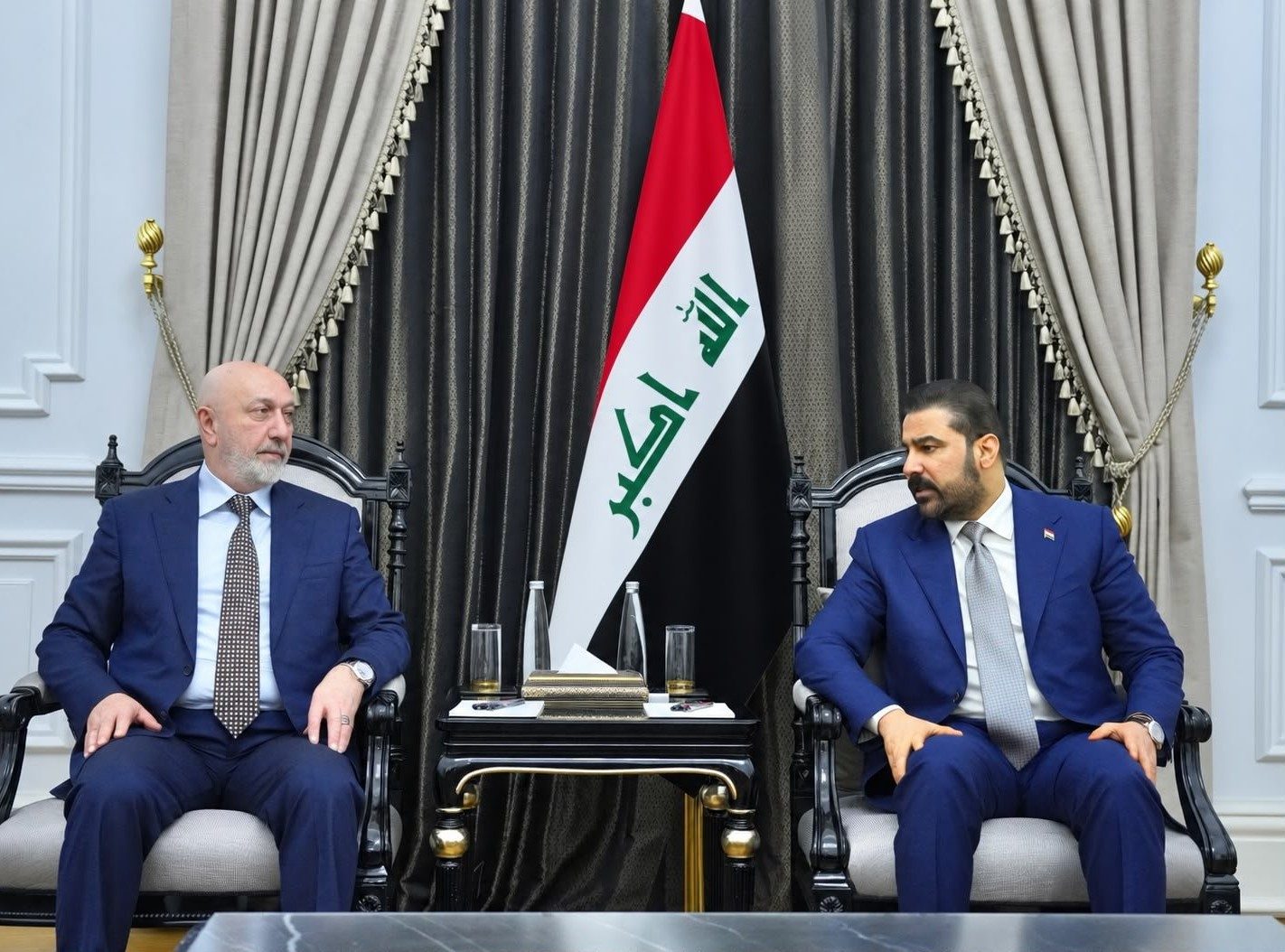 رئيس الوزراء يؤكد لرئيس الجمهورية مضي الحكومة في تطبيق برنامجها المبني على الإصلاح الاقتصادي